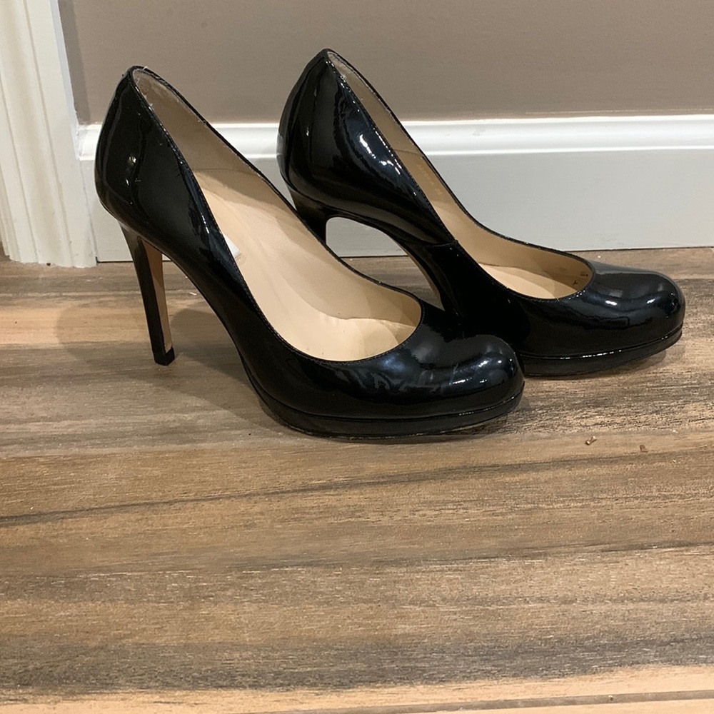 LK Bennett sledge patent leather round toe pumps, size 38 and 1/2